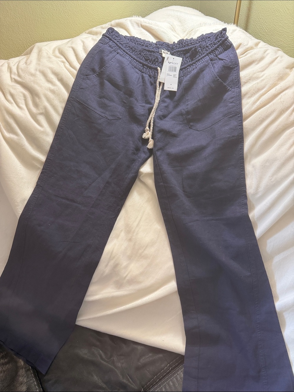 Roxy women’s Navy Drawstring Chinos